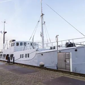  Bateau-hôtel M/s Svalbard