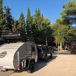 camping-vransko-jezero-crkvine.hotelinzadar.com/
